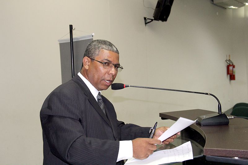 Cido Pantanal solicita reparos em iluminação pública