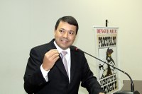 Dr. Sandro cobra melhorias na infraestrutura para bairros de Nova Andradina