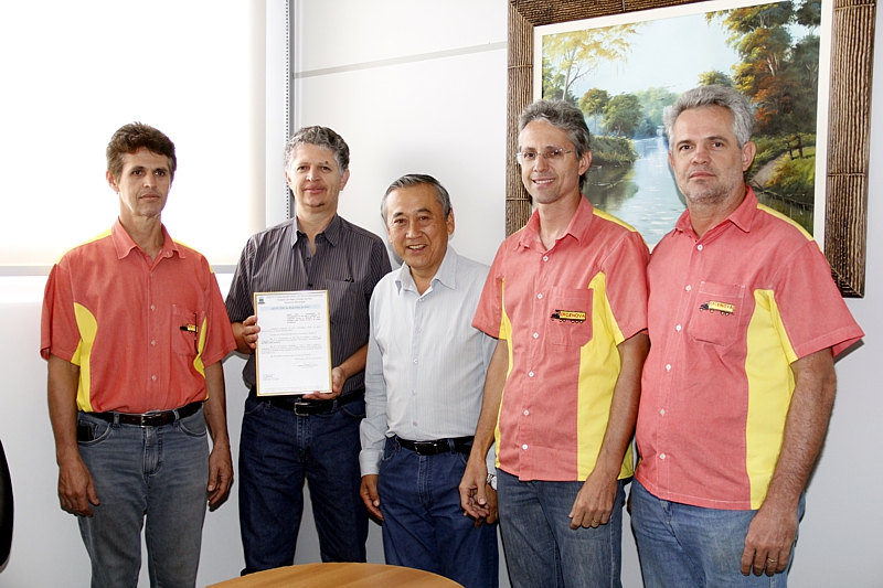 Familiares recebem homenagem póstuma a Antônio Lopes da Silva