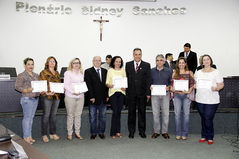 Sete Escolas estaduais são homenageadas pelo desempenho no IDEB 2013