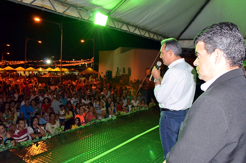 Vereadores acompanham apresentações artísticas da Festa das Nações