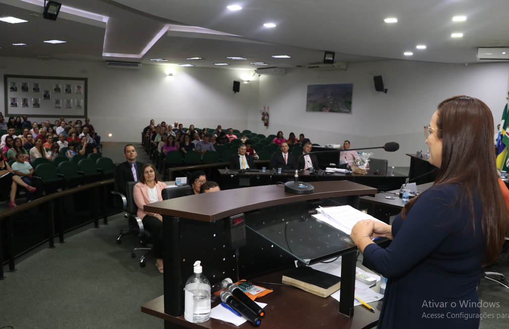 Nova Andradina homenageia professores e médicos com título de menção honrosa 