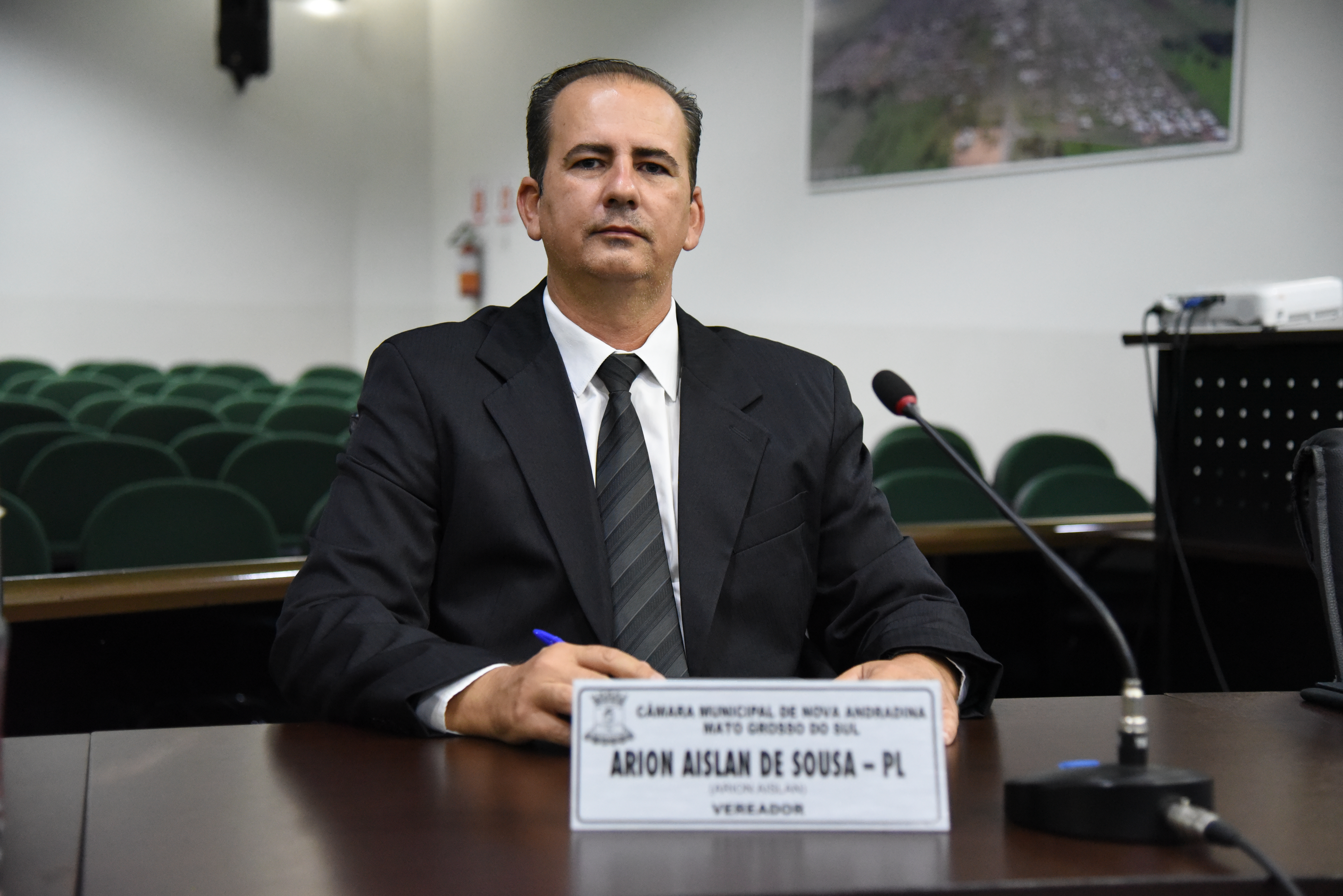 Novos cursos de graduação e ondulação transversal pautam indicação na Câmara