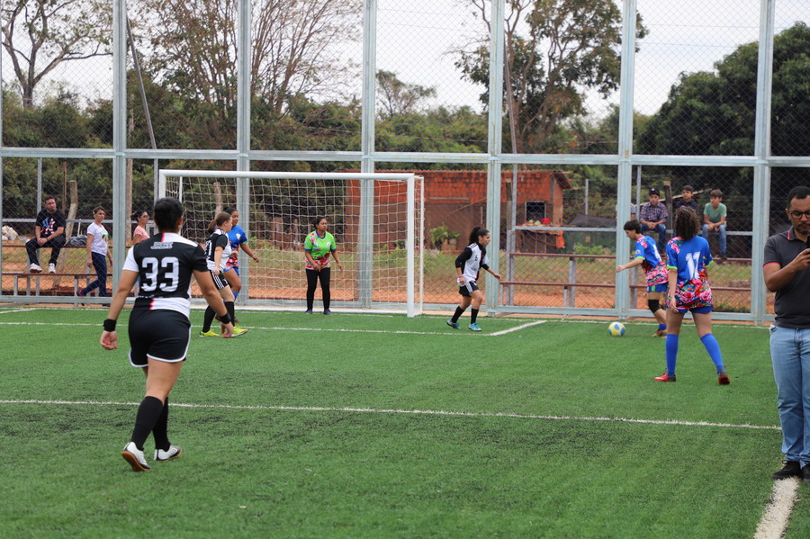 Pacote de indicações tem pedidos de cobertura de quadras, demarcação de estacionamento e outros serviços