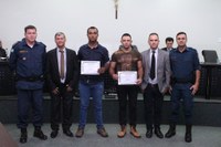 Por ato de bravura, policial e vigilante são homenageados