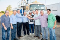 Prefeitura entrega veículos, máquinas e equipamentos que irão melhorar os serviços públicos