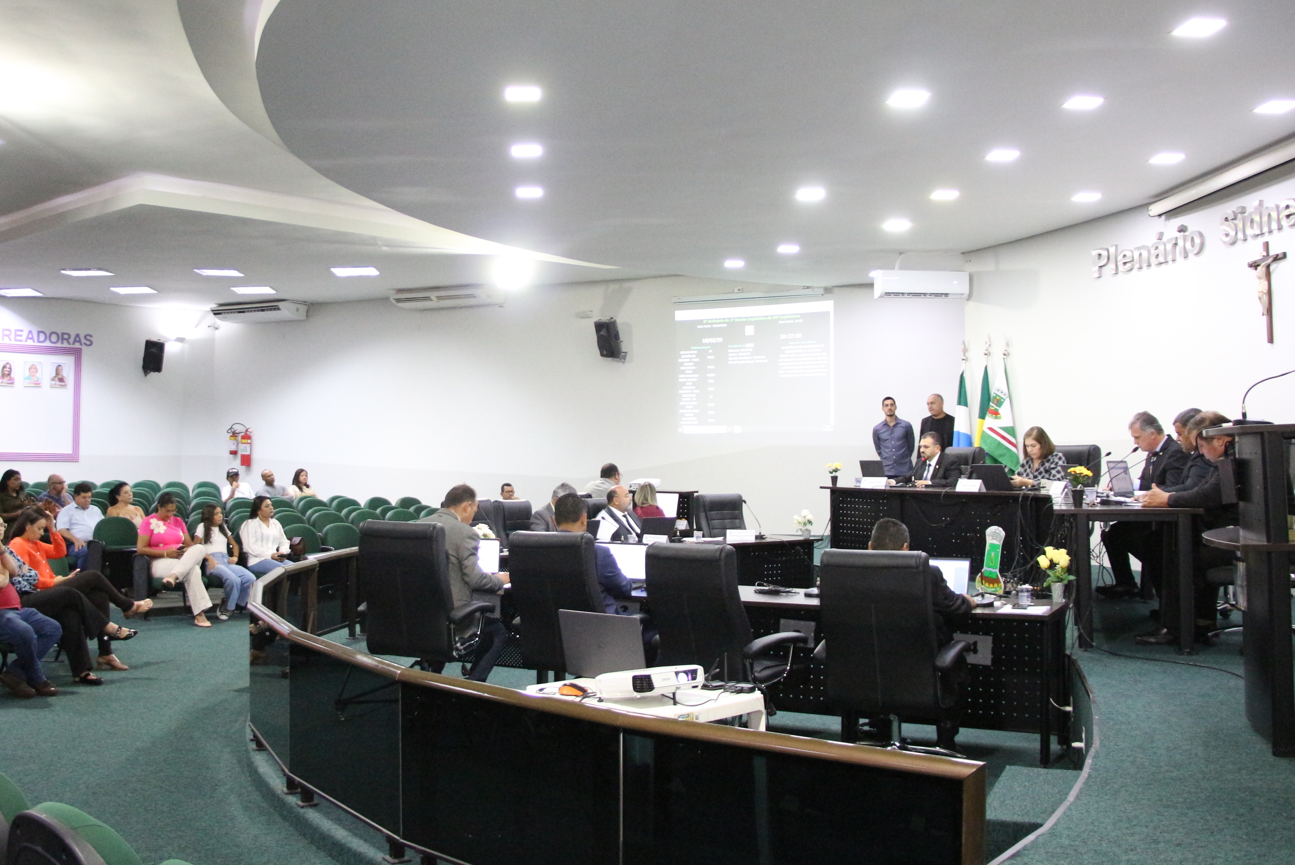 Proposta busca estender cessão de servidores a todas as categorias do funcionalismo público municipal