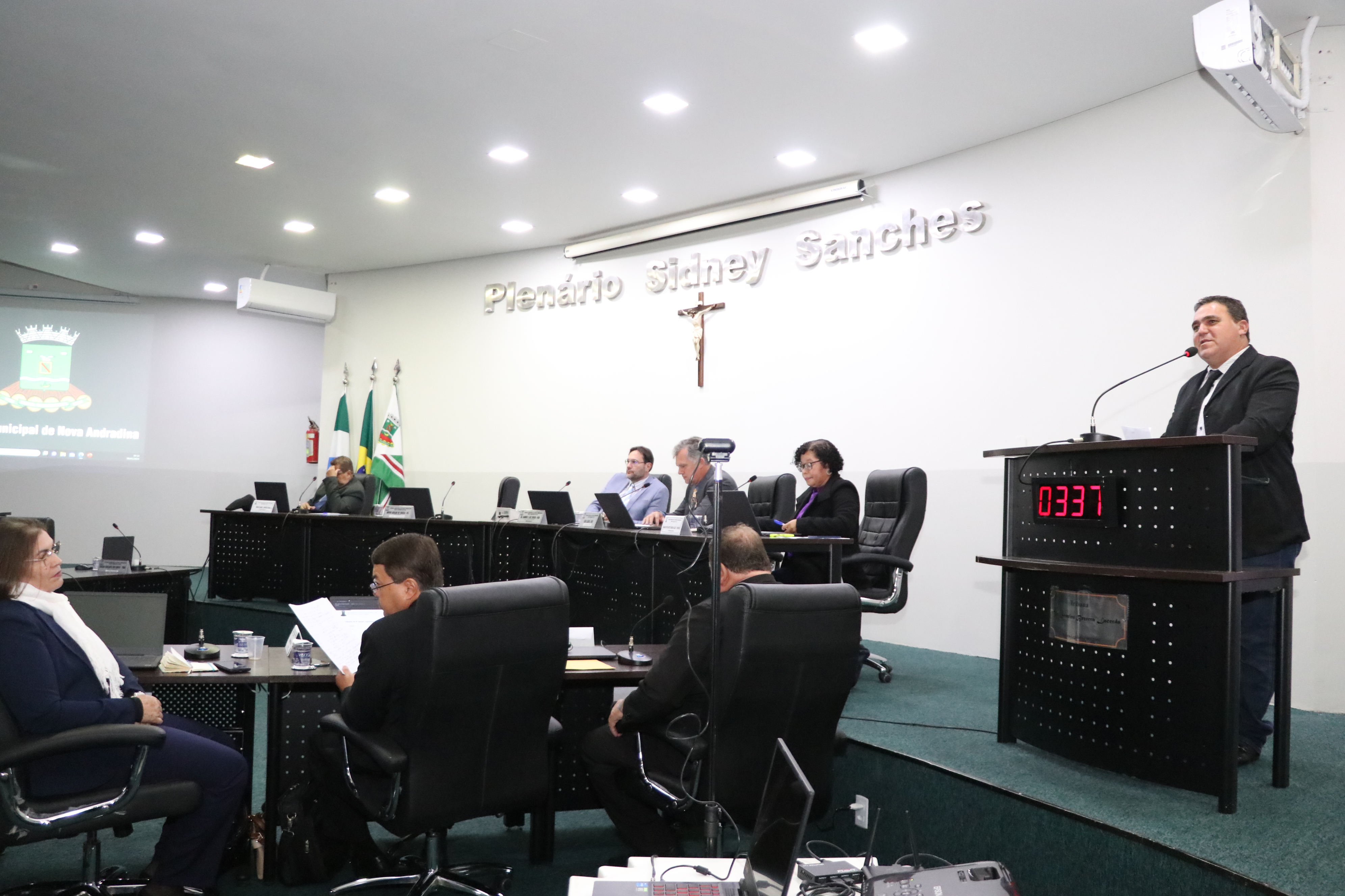 Propostas legislativas visam a reorganização viária do Universitário e melhorias na Praça do Museu