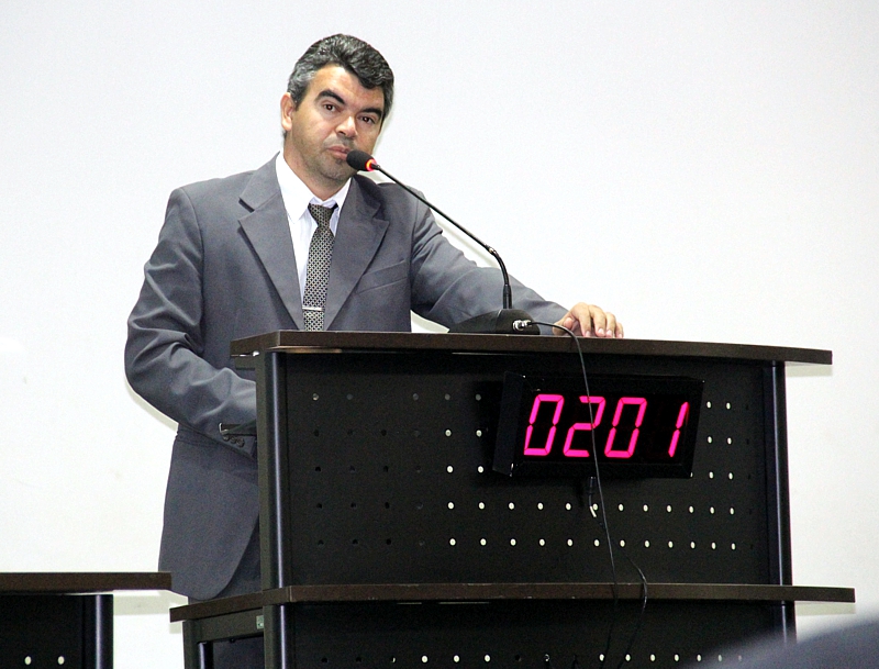 Quemuel de Alencar solicita emenda parlamentar para construção de escola 