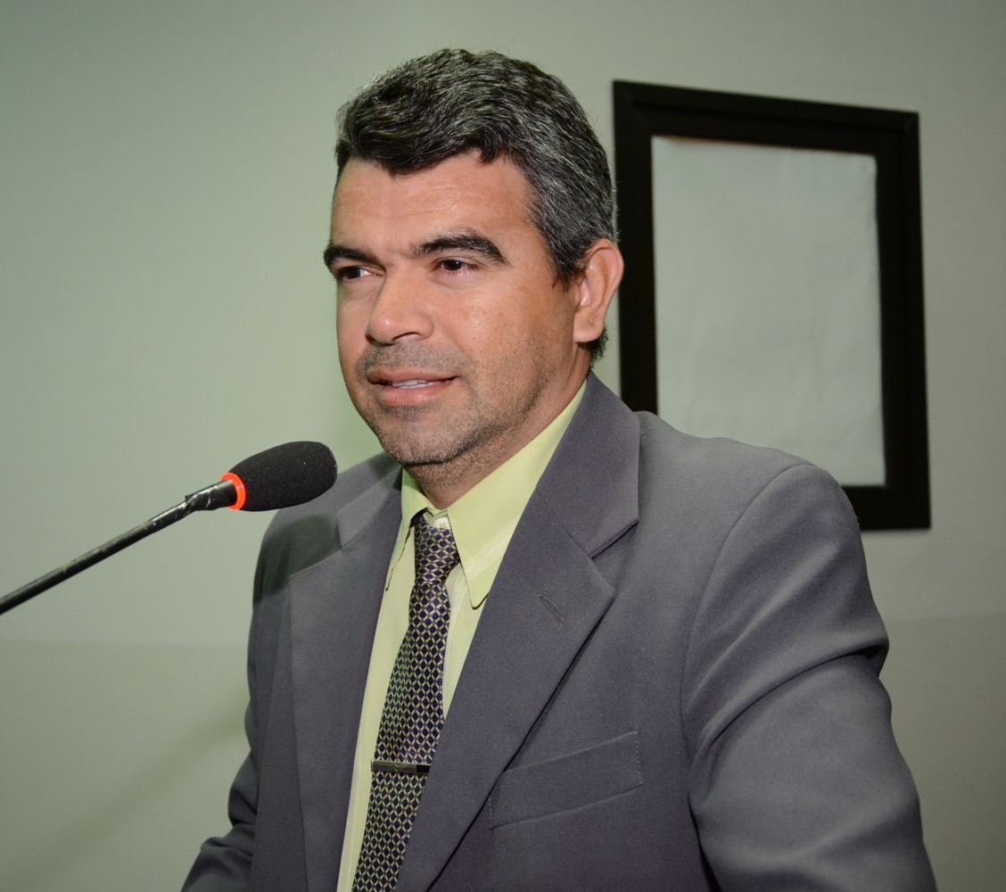 Quemuel de Alencar solicita profissionais de saúde para a Apae