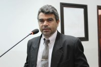 Quemuel de Alencar sugere manutenção de faixas de pedestres