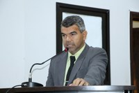 Quemuel quer “tapa-buracos” na Estada Municipal Gracindo Abílio Lourenço 