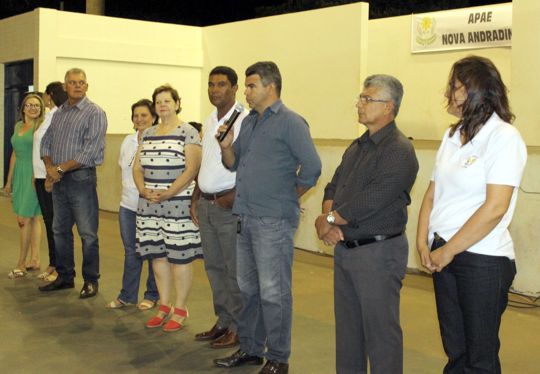 Quemuel representa Legislativo na abertura da Feira de Flores e Mudas da Apae