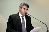 Quemuel requer informações sobre instalação de telefonia fixa e internet