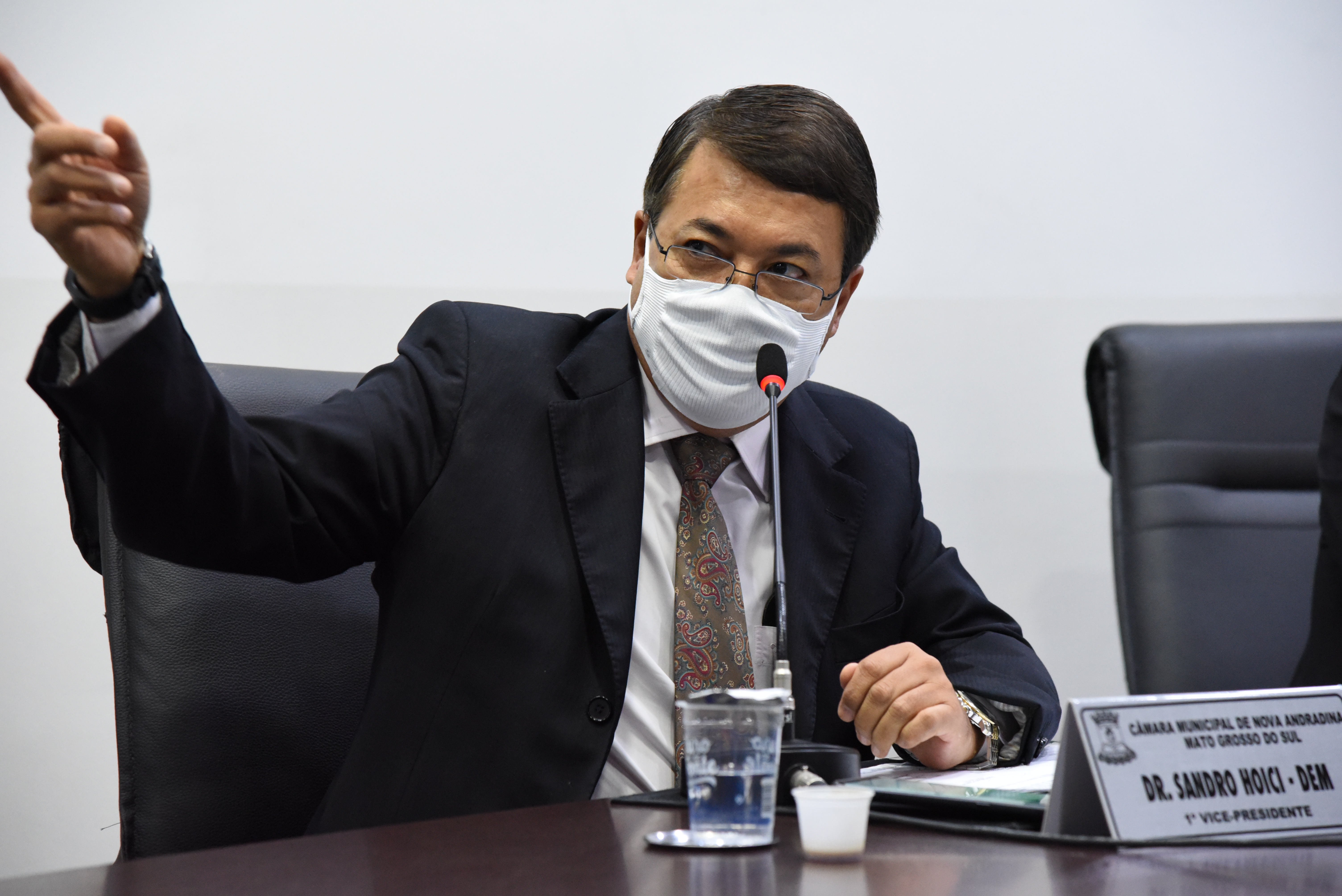 Reparo da malha asfáltica é cobrado em indicação 