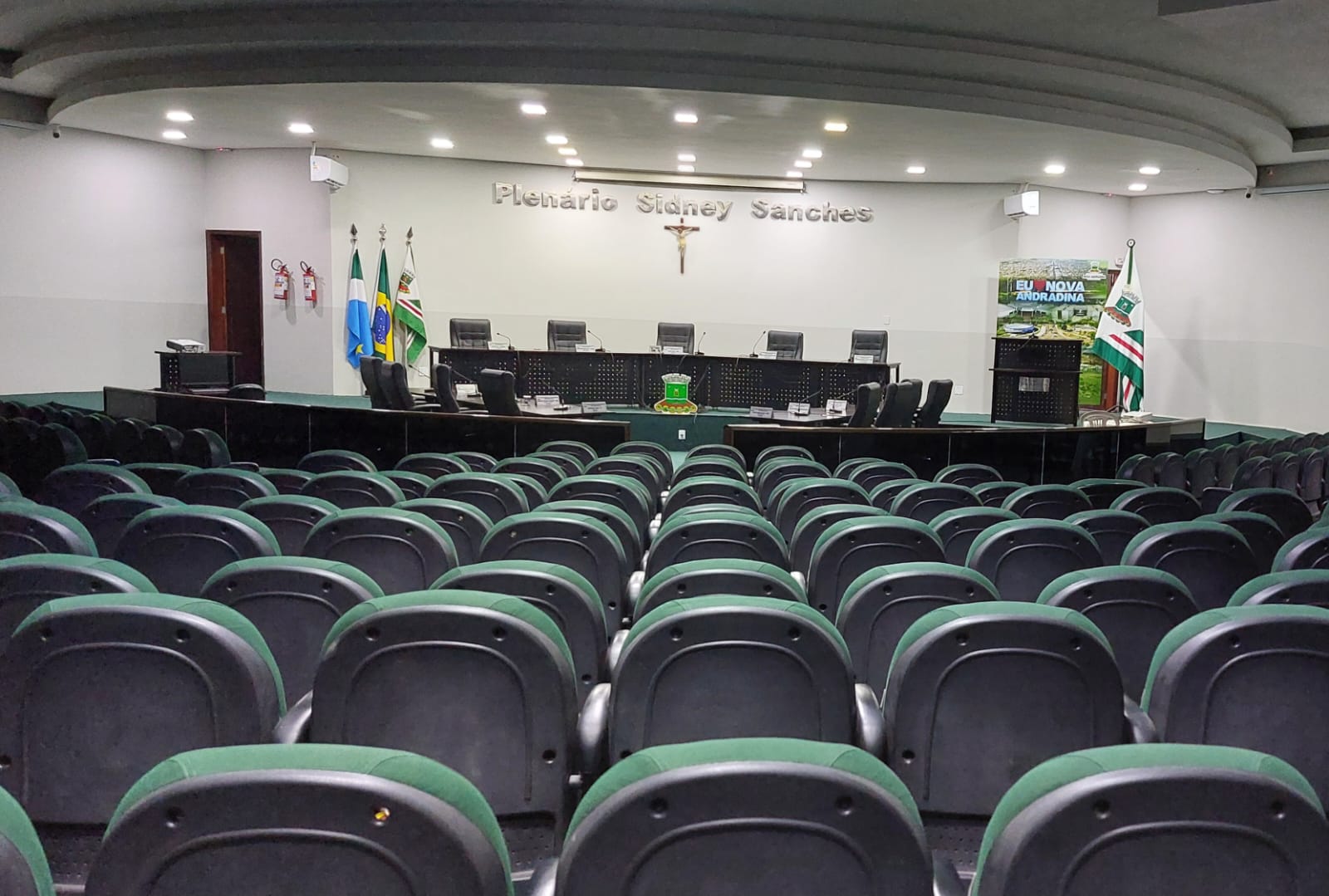 Requerimento busca aprimorar gestão e transparência no uso dos espaços da Câmara