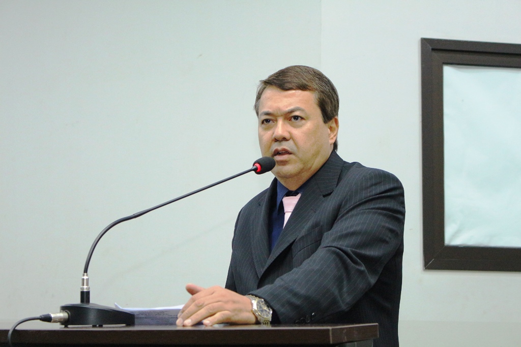 Requerimento busca esclarecer obras do CEM