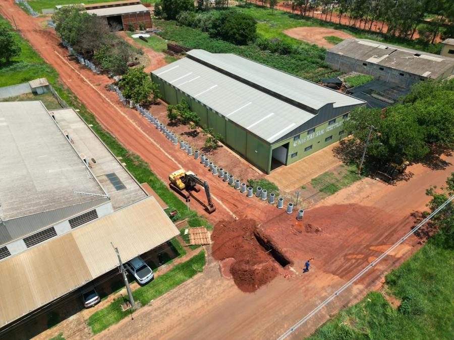 Requerimento solicita informações sobre obra de pavimentação no Parque Industrial