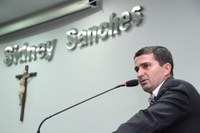 Requerimentos questionam limpeza de terrenos em Nova Andradina