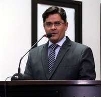 Ricardo Lima aponta necessidade de melhorias em locais públicos