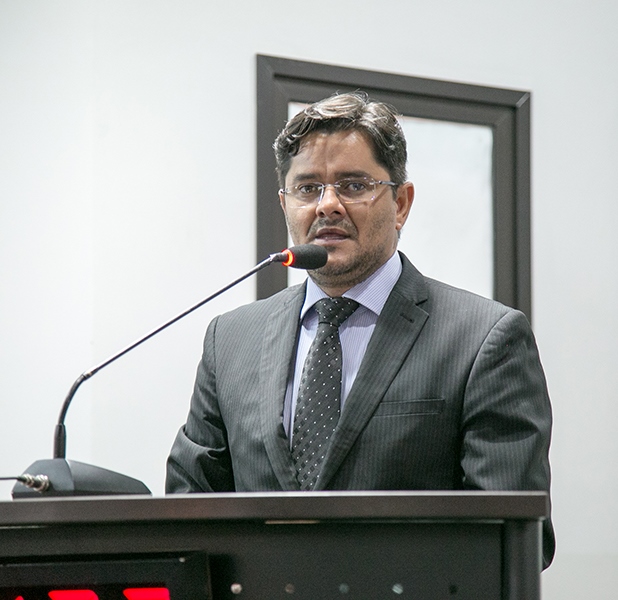 Ricardo Lima aponta necessidade de melhorias na Rua Irmã Maria Rita