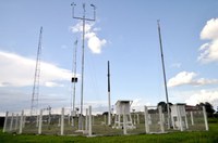 Ricardo Lima e Dr. Sandro requerem informações sobre estação meteorológica