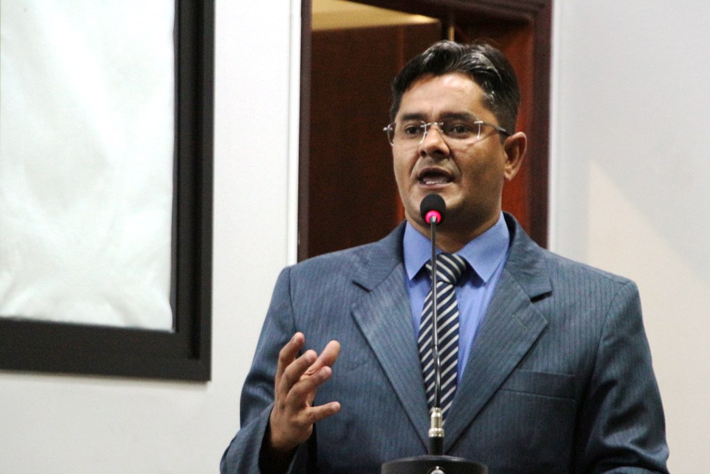 Ricardo Lima indica Programa Médico nas Escolas e pelotão do Exército em Nova Andradina 