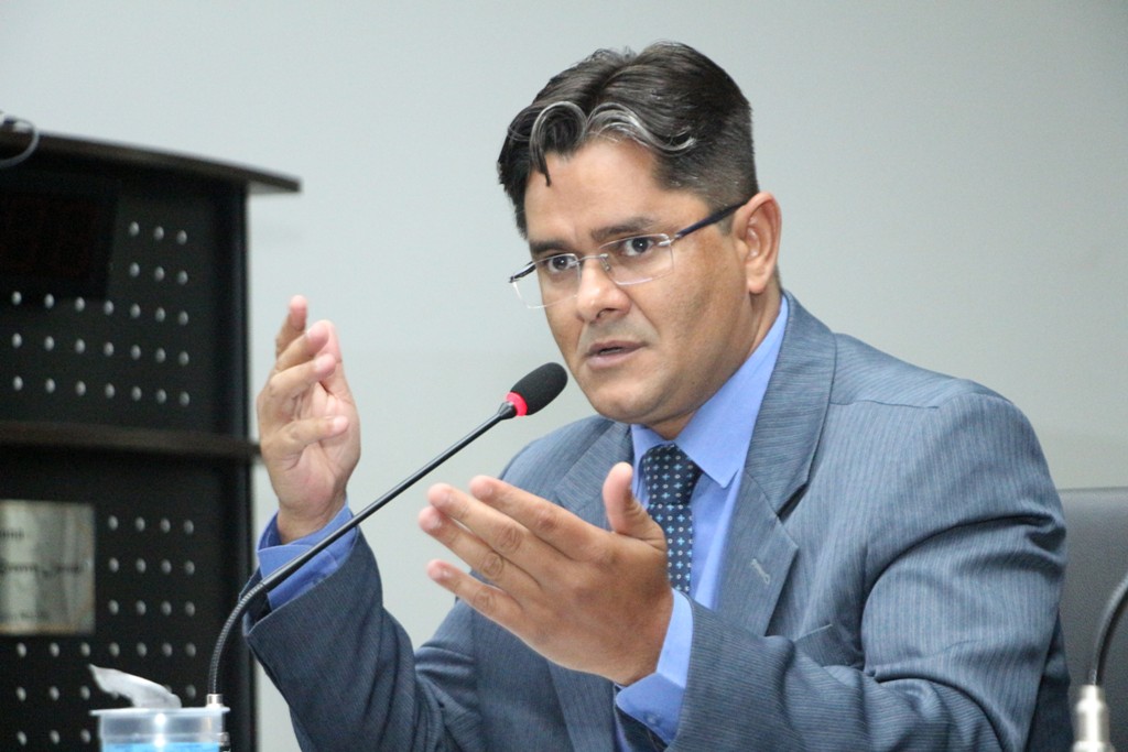 Ricardo Lima indica melhorias para esporte, infraestrutura e serviços públicos 