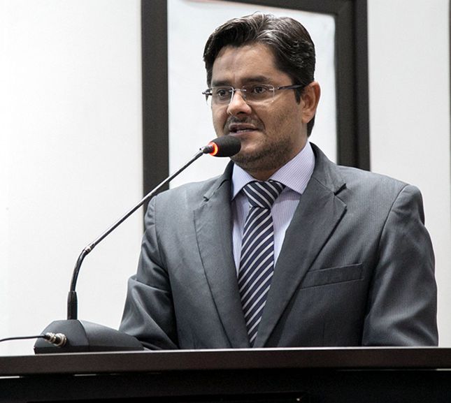 Ricardo Lima pede atenção para estrada municipal