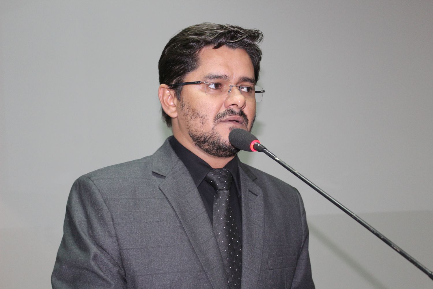 Ricardo Lima reivindica melhorias na infraestrutura urbana