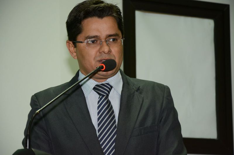 Ricardo Lima quer médico veterinário para atender assentamentos