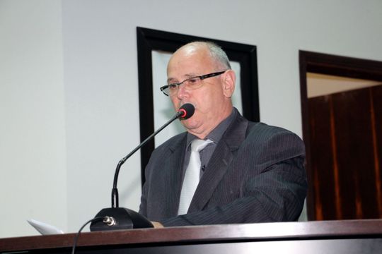 Robertinho Pereira propõe medida para organizar estacionamento 