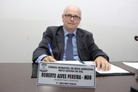 Robertinho Pereira solicita instalação de sinalização Proibido Estacionar