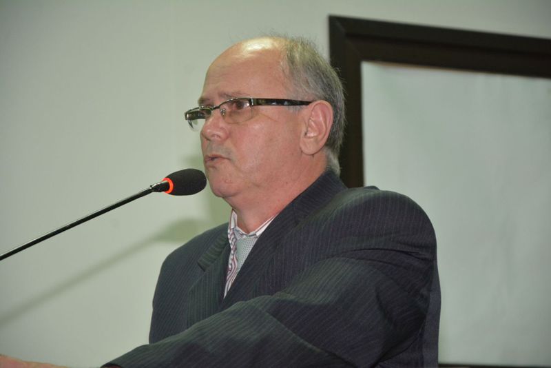 Robertinho Pereira sugere implantação de canteiro central no prolongamento de Avenida