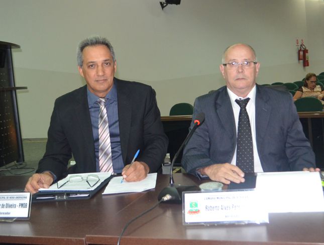 Roberto Pereira e Nenão cobram retirada de entulhos na Cohab III