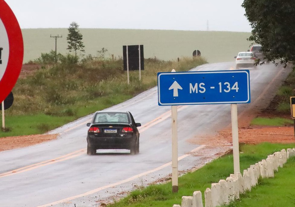 Sessão da Câmara aprova indicações para infraestrutura viária e atendimento à população