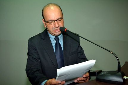 Valmirá do Pax pede providências para limpeza de terreno