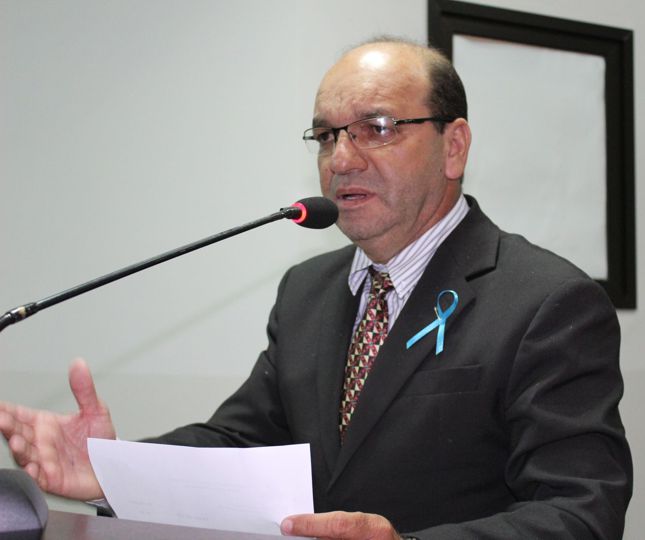 Valmirá do Pax solicita manutenção em campo de futebol