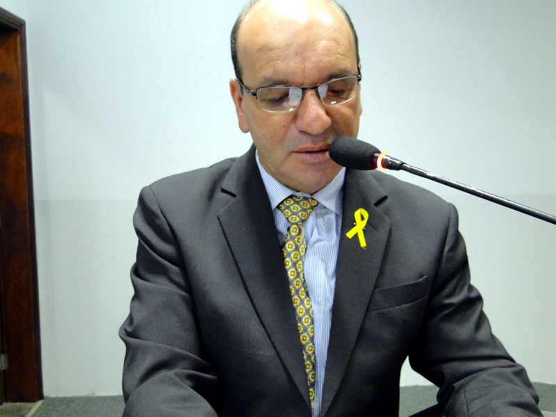 Valmirá quer redutor de velocidade e sinalização na Rua Senador Auro