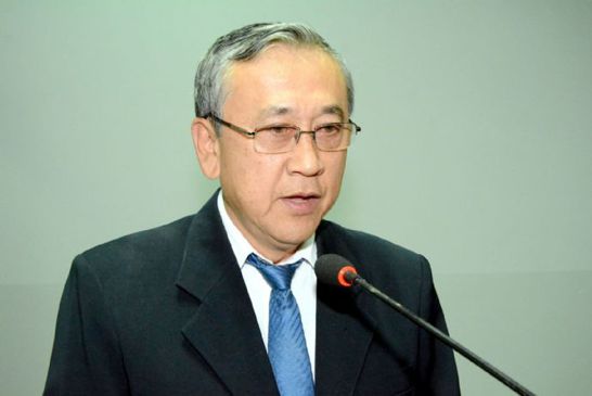 Valter do Anzai pede serviços de tapa-buracos 