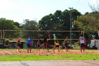 Valter do Anzai quer viabilizar prática de vôlei no bairro Sinhá Estela