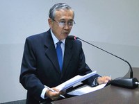 Valter reitera pedido de melhorias na infraestrutura de praça