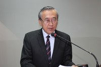 Valter sugere substituição de placas nominativas