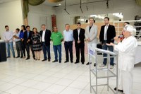 Valter Yasunaka comemora climatização do Conviver