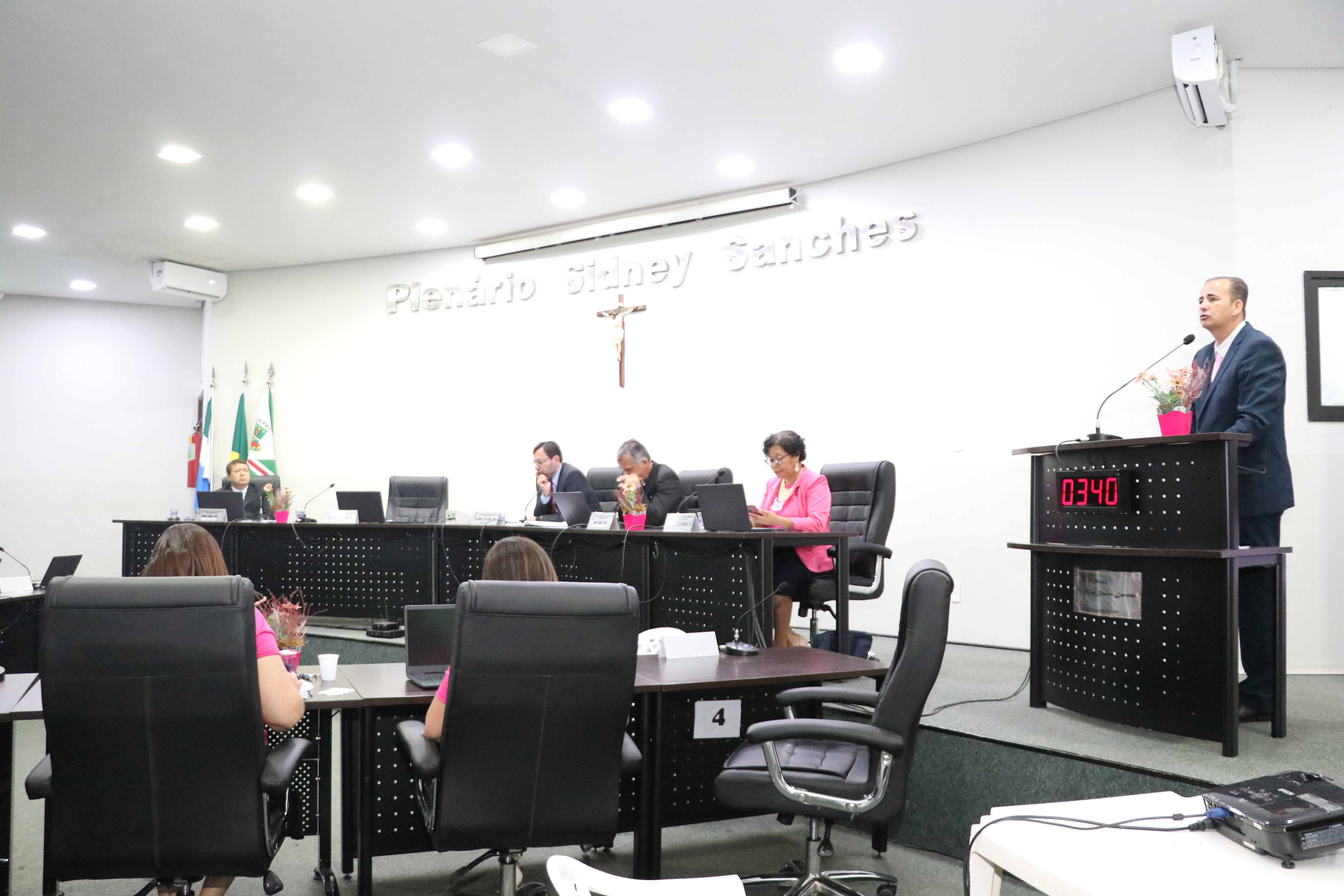 Vereador aponta fonte de recursos para município viabilizar obras e pavimentação asfáltica