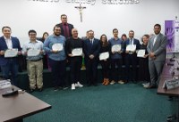 Vereador homenageia Escola do Legislativo pelo pioneirismo e premiação estadual
