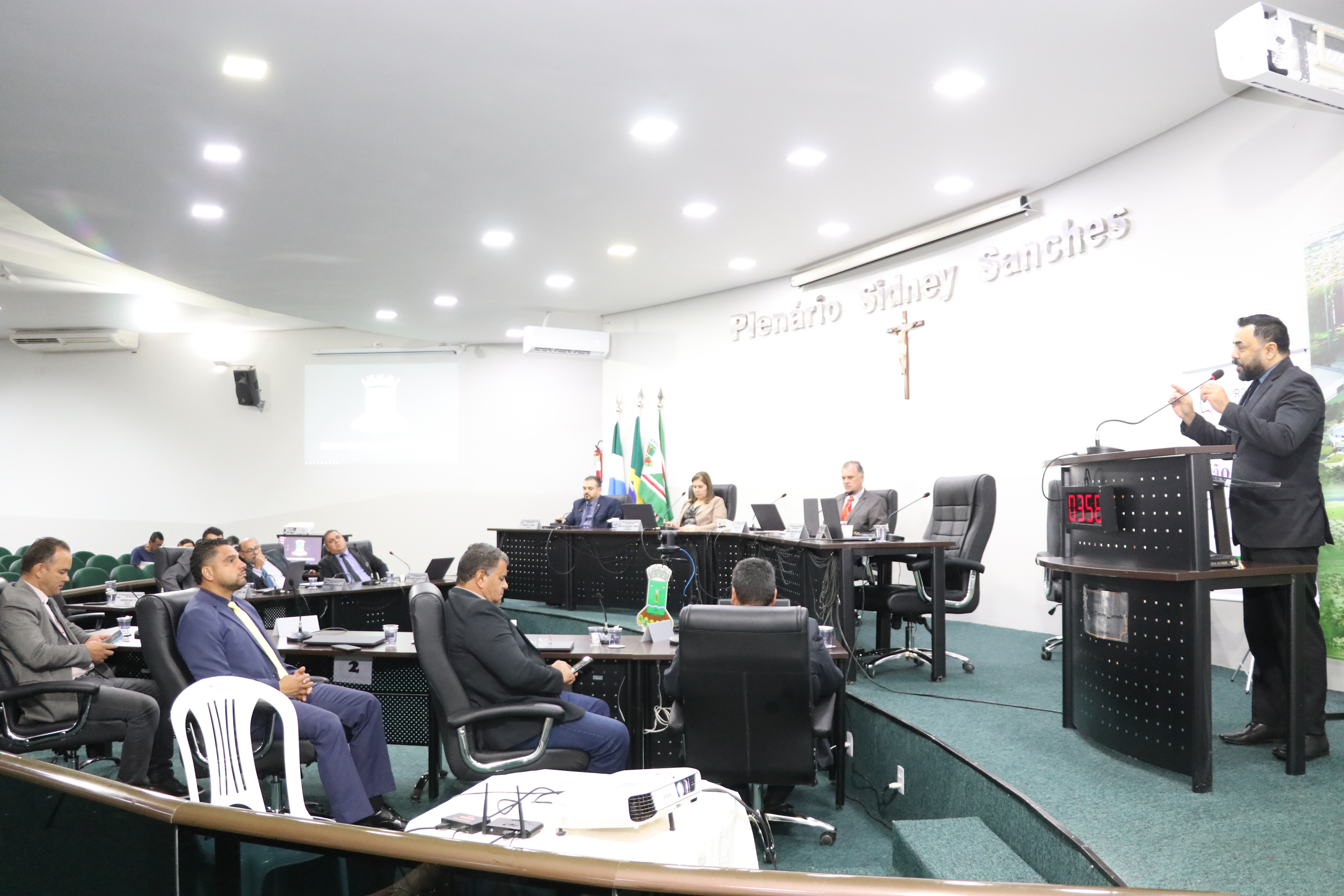 Vereador levanta questionamentos sobre execução e uso de recursos públicos em obra da sede da ANDEFI