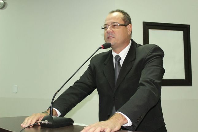 Vereador Marião quer médico especialista para suprir demanda 