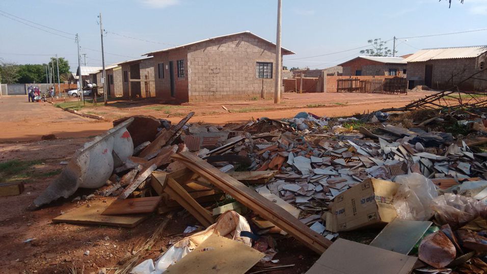 Vereador Nenão pede limpeza e retirada de entulhos no Bela Vista III