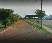 Vereador pede asfalto e iluminação em rua próxima à escolinha de futebol